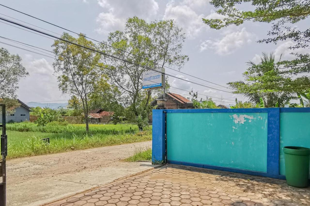 Reddoorz Near Pantai Pancer Door Pacitan Ξενοδοχείο Εξωτερικό φωτογραφία