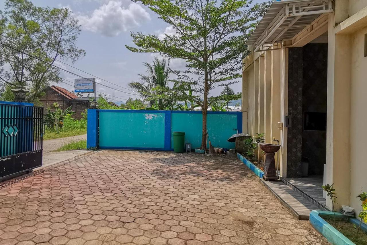 Reddoorz Near Pantai Pancer Door Pacitan Ξενοδοχείο Εξωτερικό φωτογραφία