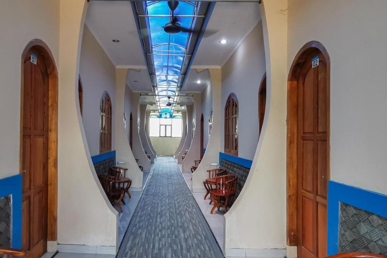 Reddoorz Near Pantai Pancer Door Pacitan Ξενοδοχείο Εξωτερικό φωτογραφία